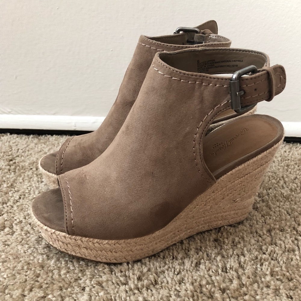 Universal Thread espadrille wedge sandals